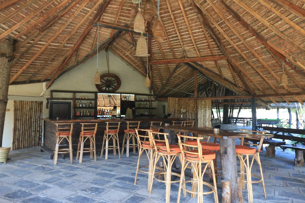 萨朗野生动物保护区酒店 Meghauli 外观 照片