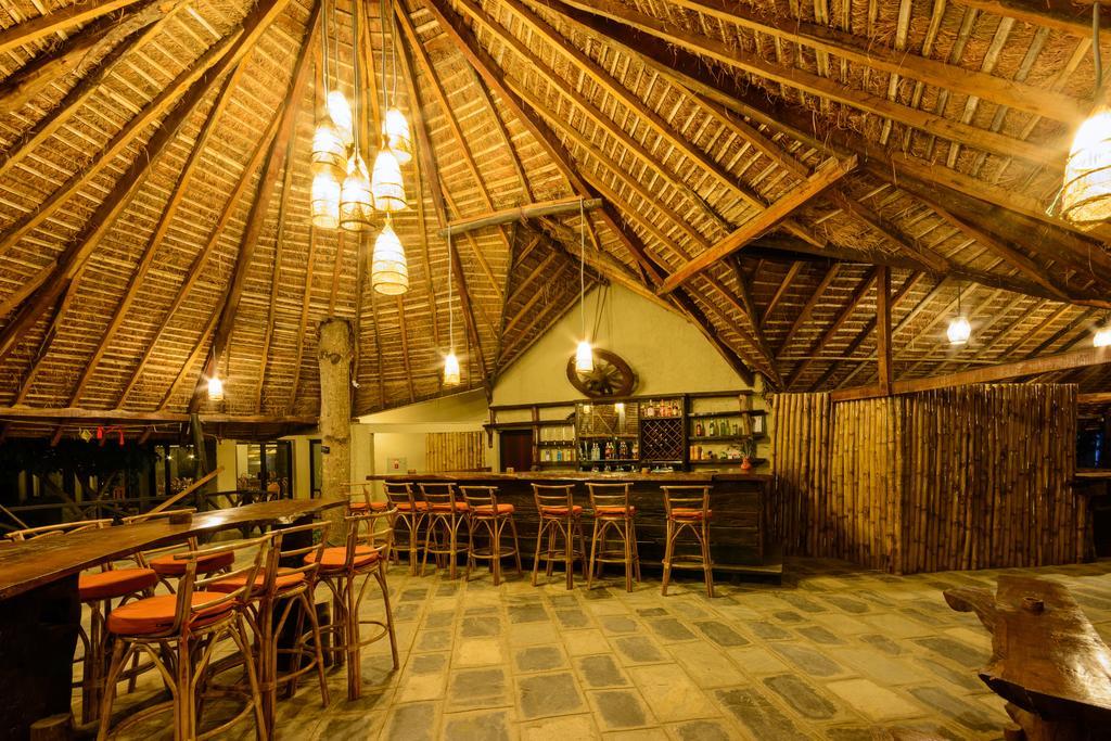 萨朗野生动物保护区酒店 Meghauli 外观 照片